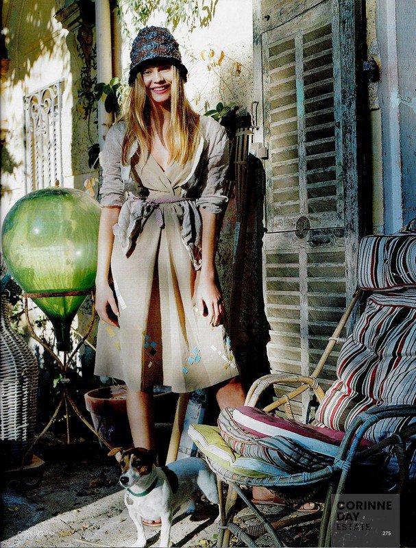 Californian girl, British Vogue, April 2005 — Image 1 of 11