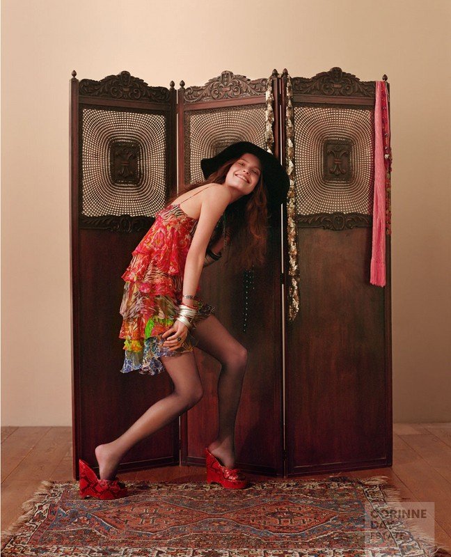 A Psychedelic Sister, Vogue China, 2007 — Image 4 of 7