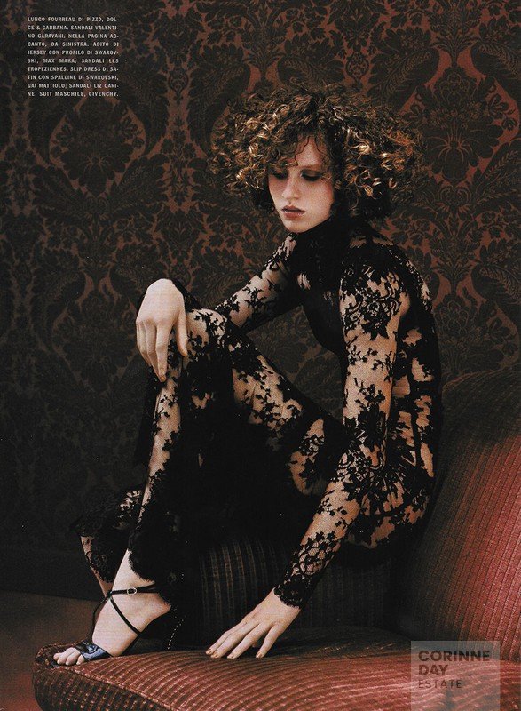 Starry Evening Look, Vogue Italia, August 2004 — Image 7 of 11