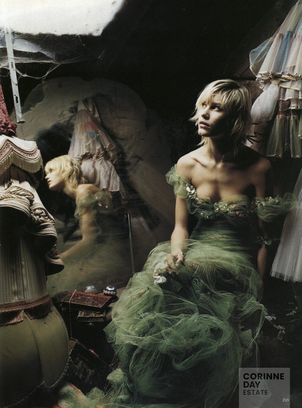 Hidden Treasures, British Vogue, April 2002 — Image 7 of 11