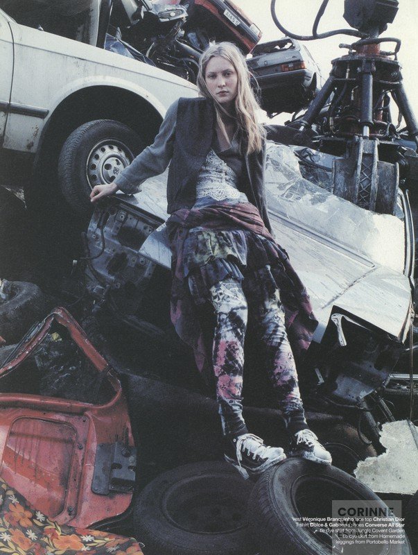 Stinky Finger, Dutch Magazine, September 2001 — Image 17 of 25