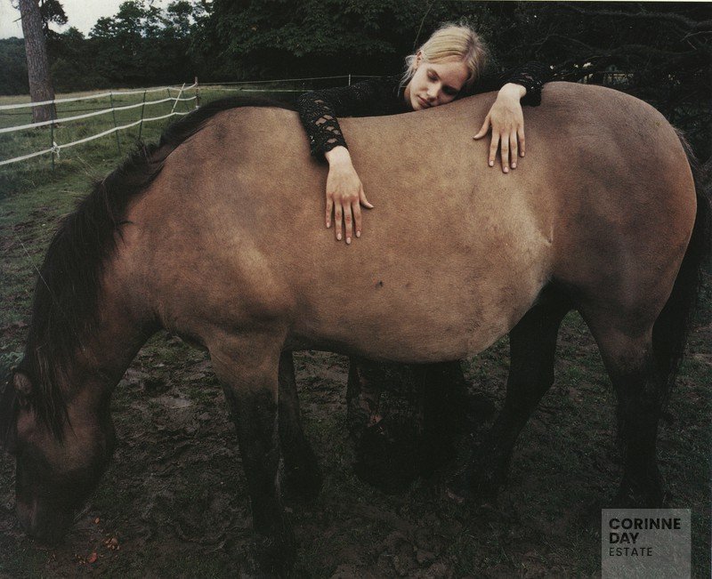 Emanuel Ungaro Couture, Vogue Italia, September 2000 — Image 8 of 11