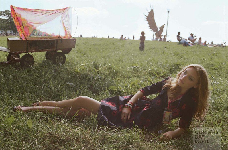 Glastonbury 2005, British Vogue, October 2005 — Image 3 of 14