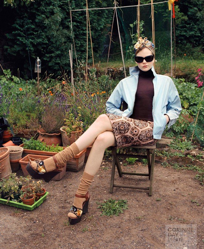 An English Garden, Purple Fashion, October 2004 — Image 7 of 16