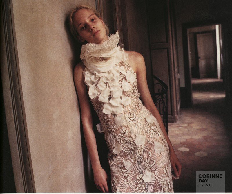 Emanuel Ungaro Couture, Vogue Italia, September 2000 — Image 11 of 11