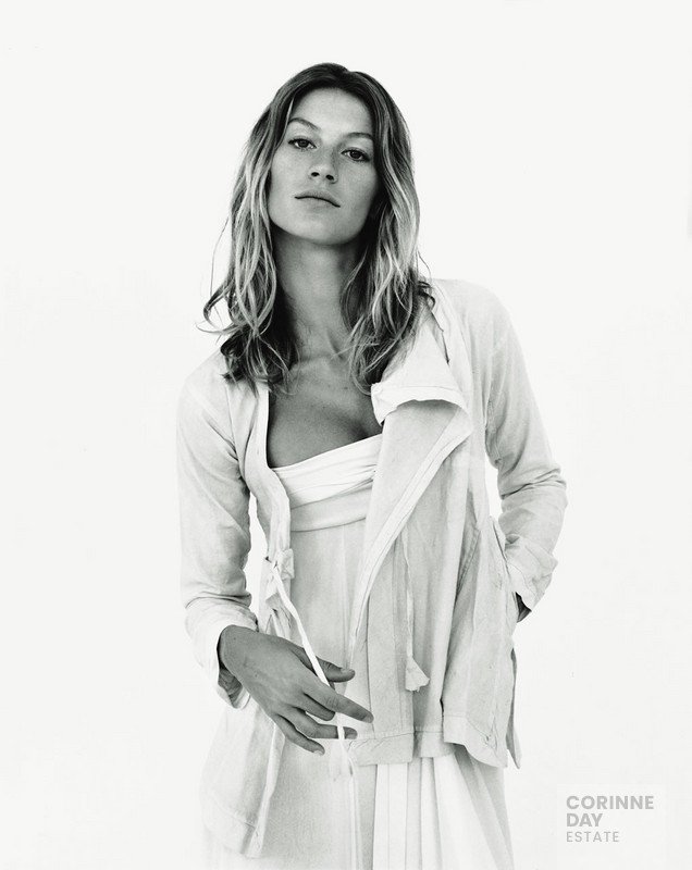 The Long Story, British Vogue, June 2002 — Image 3 of 10