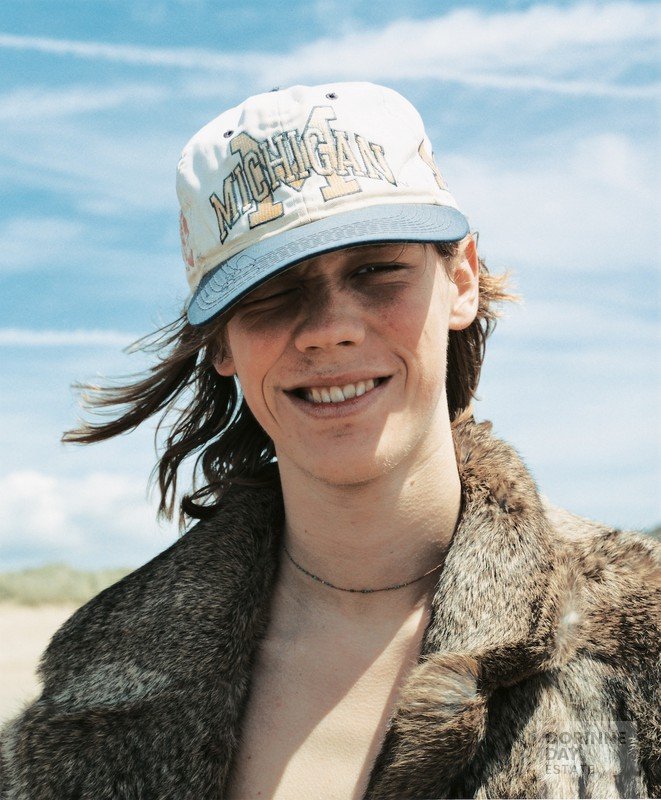 i-D, June 2002 — Image 1 of 8