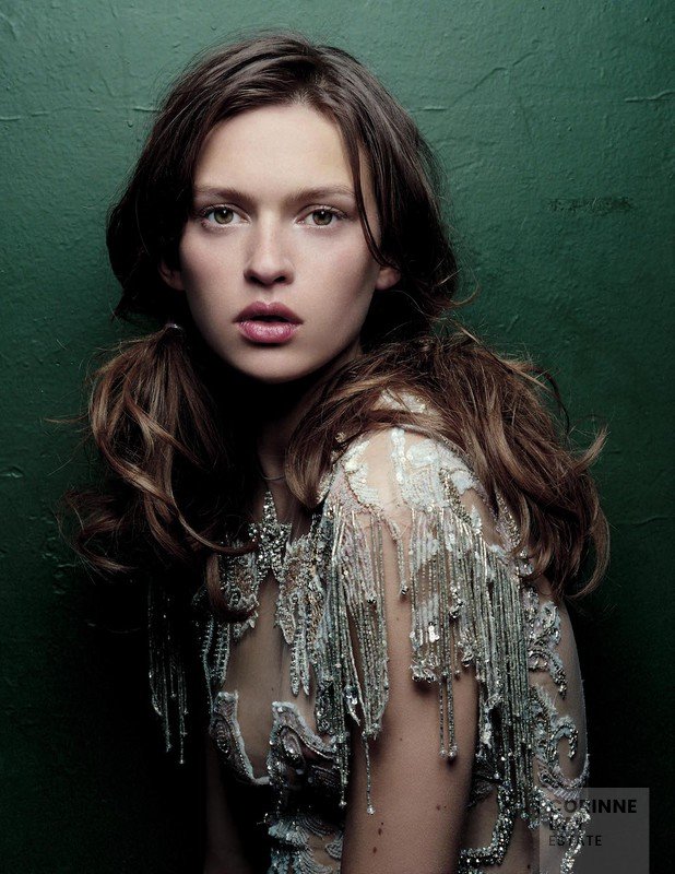 Lets Dance, British Vogue, May 2004 — Image 1 of 5