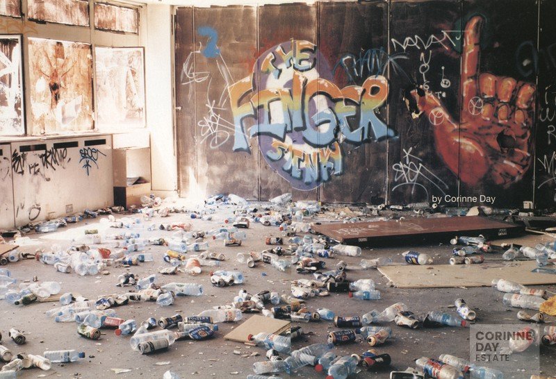 Stinky Finger, Dutch Magazine, September 2001 — Image 11 of 25