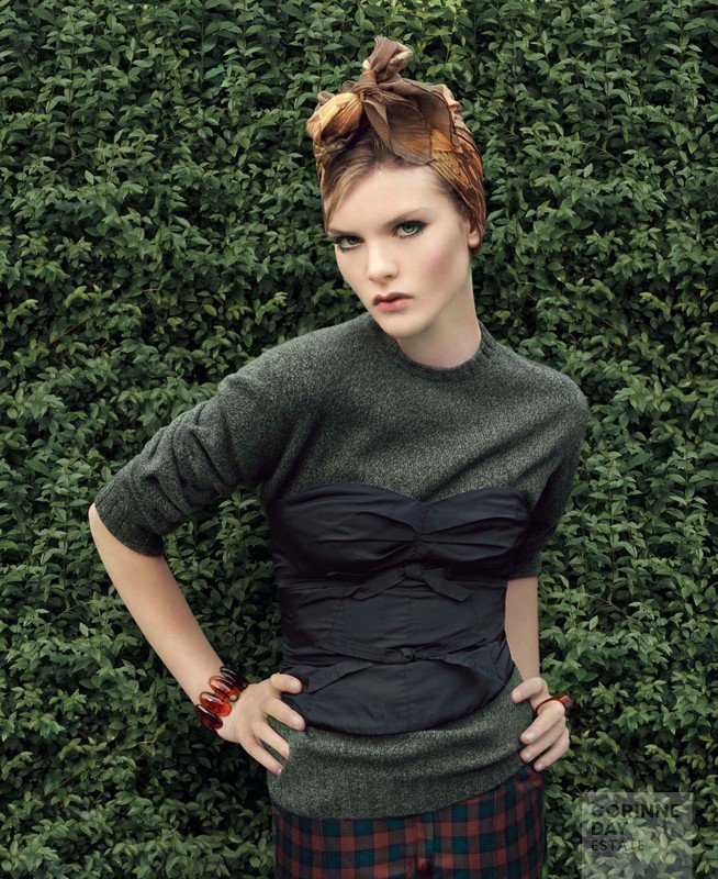 An English Garden, Purple Fashion, October 2004 — Image 13 of 16