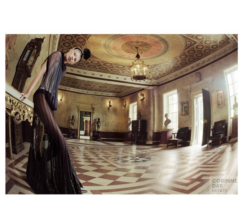 A charming blend, Vogue Italia, December 2005 — Image 4 of 6