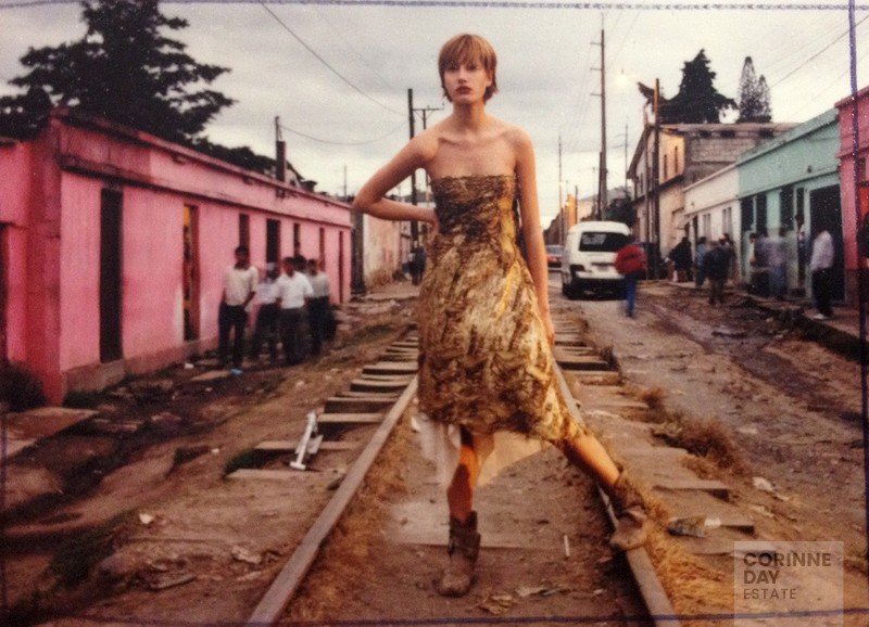 Porque te vas?, Vogue Paris, 2002 — Image 10 of 11