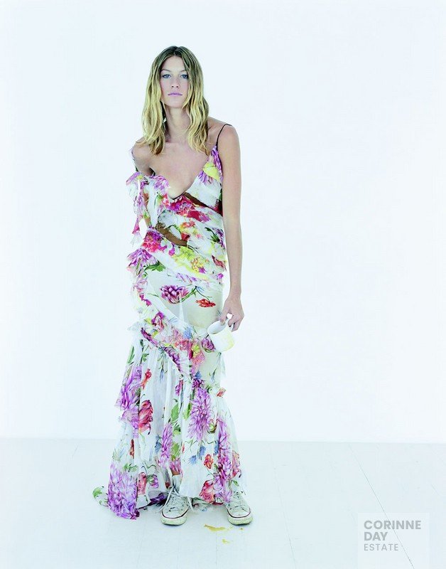 The Long Story, British Vogue, June 2002 — Image 4 of 10