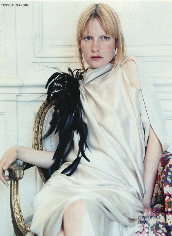 Emanuel Ungaro Couture, Vogue Italia, September 2001 — Image 2 of 9