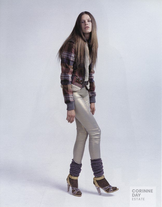 10 Magazine, AUTUMN 2003 — Image 2 of 7