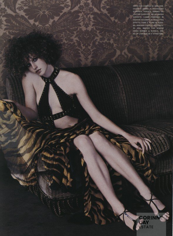 Starry Evening Look, Vogue Italia, August 2004 — Image 8 of 11