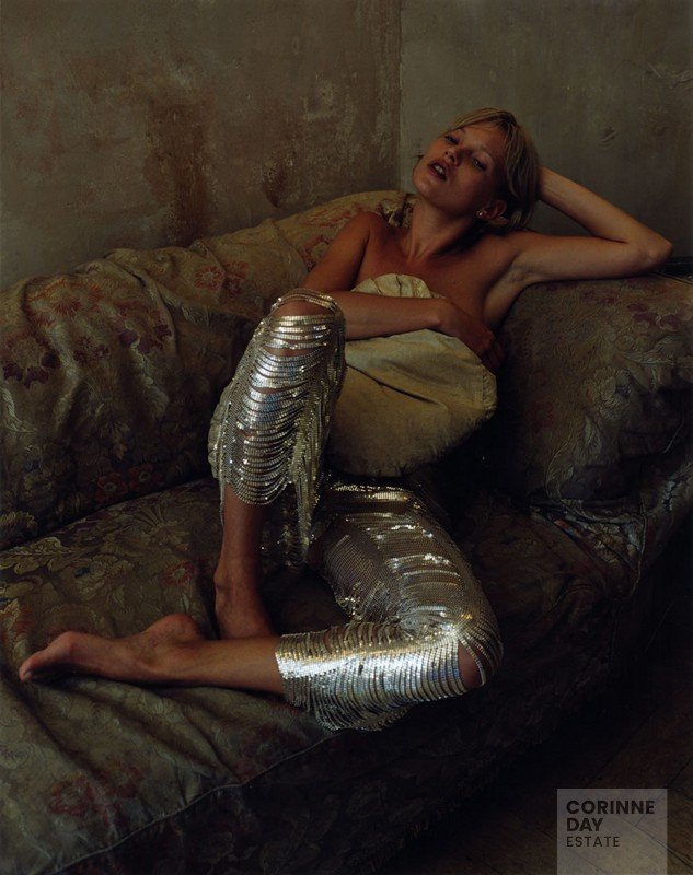 Gold Kate Moss, British Vogue, 2000 — Image 2 of 6