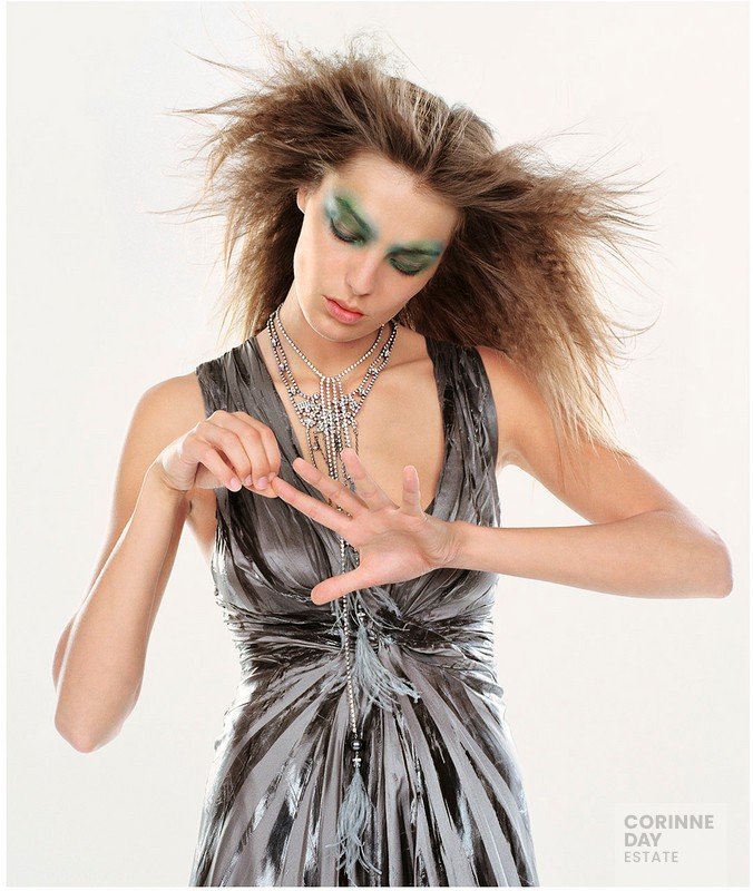Daria Werbowy, Vogue Italia, May 2004 — Image 5 of 10