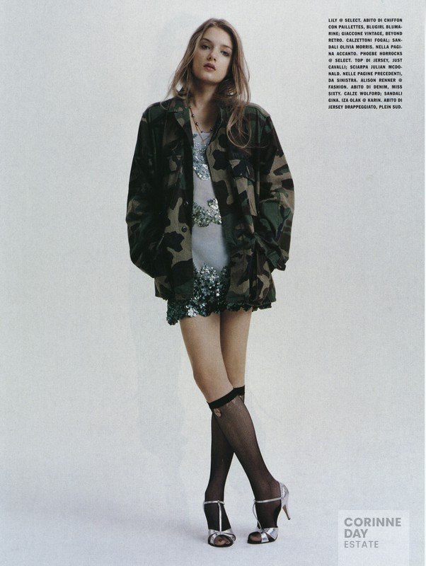 All Summer Long, Vogue Italia, March 2004 — Image 4 of 12