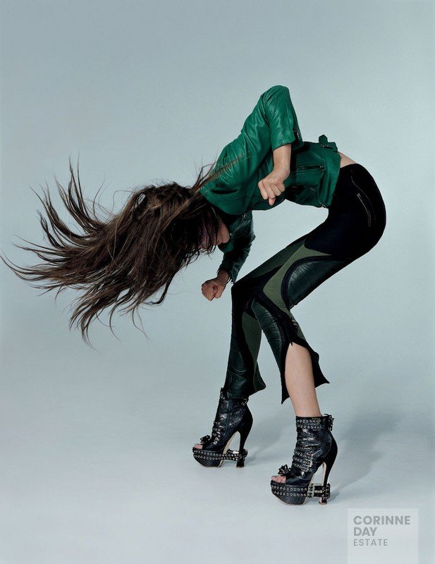 Supernova, British Vogue, November 2003 — Image 1 of 9