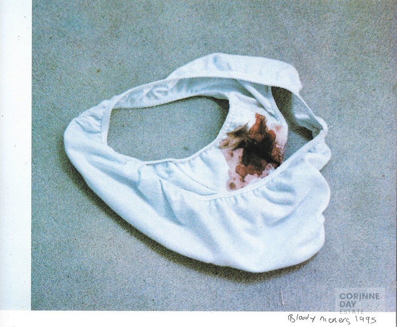 Dazed and Confused, September 1997 — Image 8 of 10