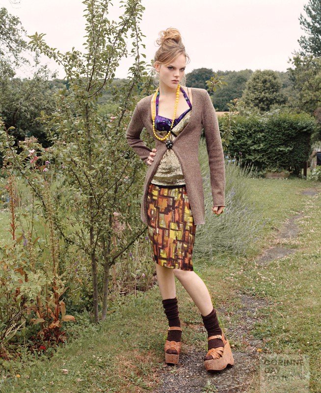 An English Garden, Purple Fashion, October 2004 — Image 9 of 16