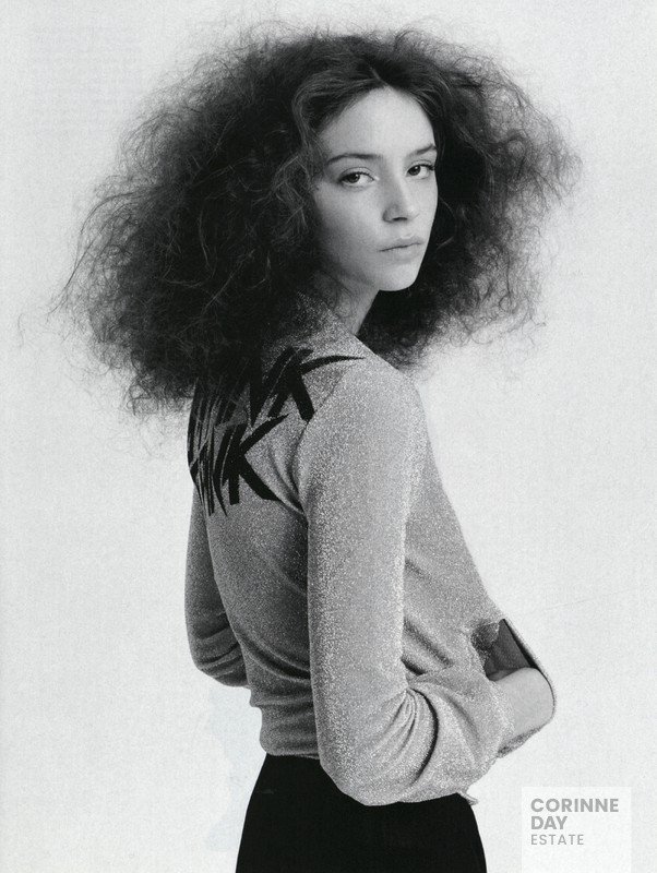 All Summer Long, Vogue Italia, March 2004 — Image 11 of 12