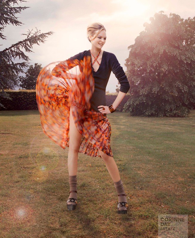 An English Garden, Purple Fashion, October 2004 — Image 14 of 16