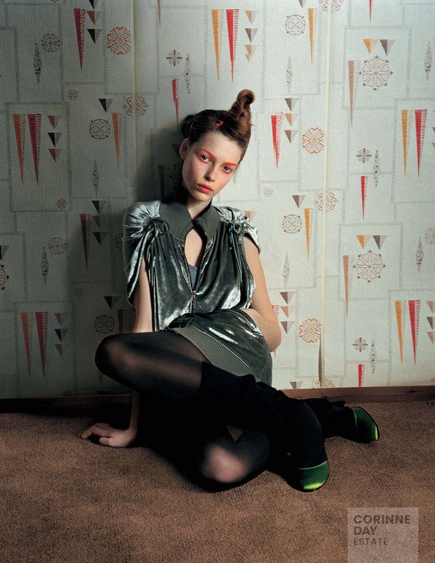 Wallflowers, British Vogue, March 2003 — Image 3 of 5