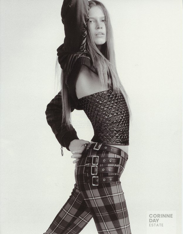 10 Magazine, AUTUMN 2003 — Image 7 of 7