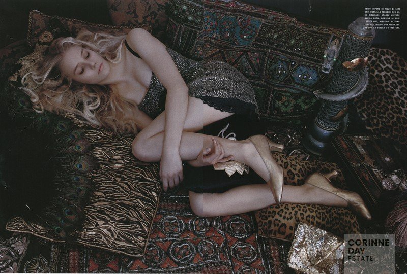 Just Fanciful, Vogue Italia, March 2003 — Image 10 of 12