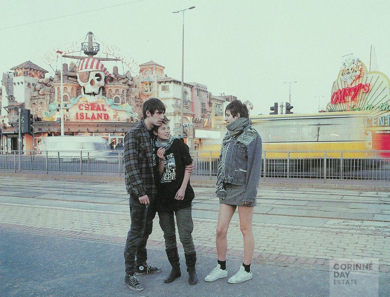 Blackpool, Dutch Magazine, 2001 — Image 4 of 20