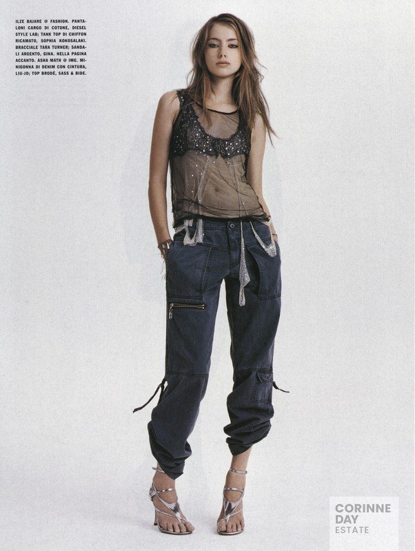 All Summer Long, Vogue Italia, March 2004 — Image 5 of 12