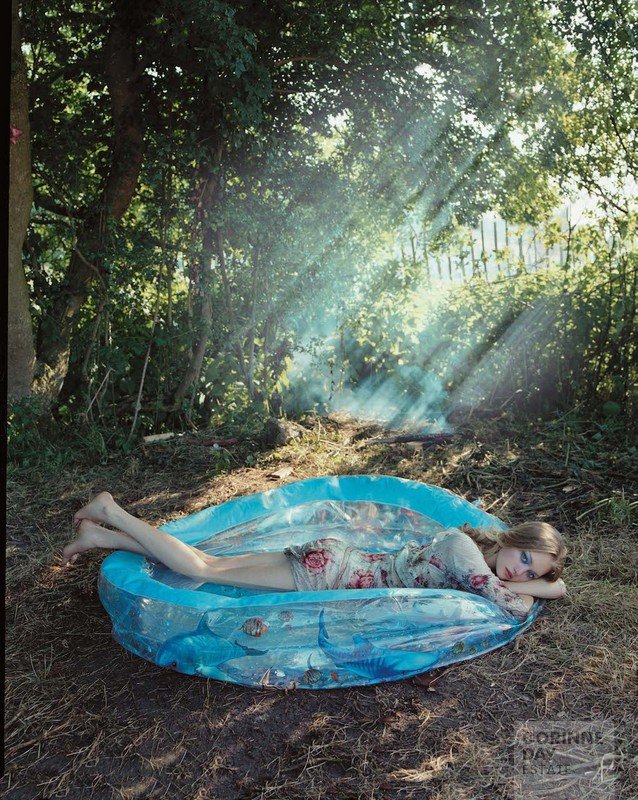 Glastonbury 2005, British Vogue, October 2005 — Image 2 of 14