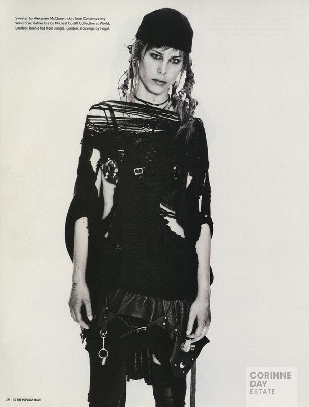 The Popular Issue - I'm not like them but I can pretend, i-D, October 2001 — Image 9 of 9