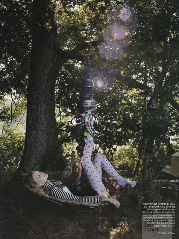Glastonbury 2005, British Vogue, October 2005 — Image 11 of 14