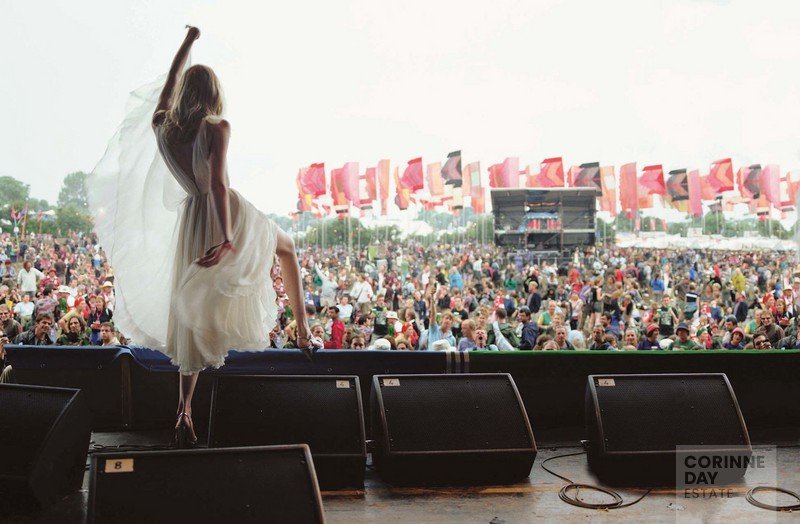 Glastonbury 2005, British Vogue, October 2005 — Image 1 of 14