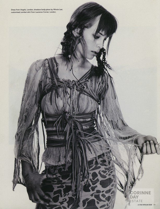 The Popular Issue - I'm not like them but I can pretend, i-D, October 2001 — Image 5 of 9