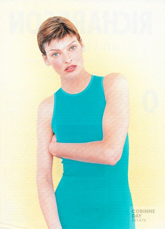 To hug and to hold - Linda Evangelista, British Vogue, May 1993 — Image 3 of 6