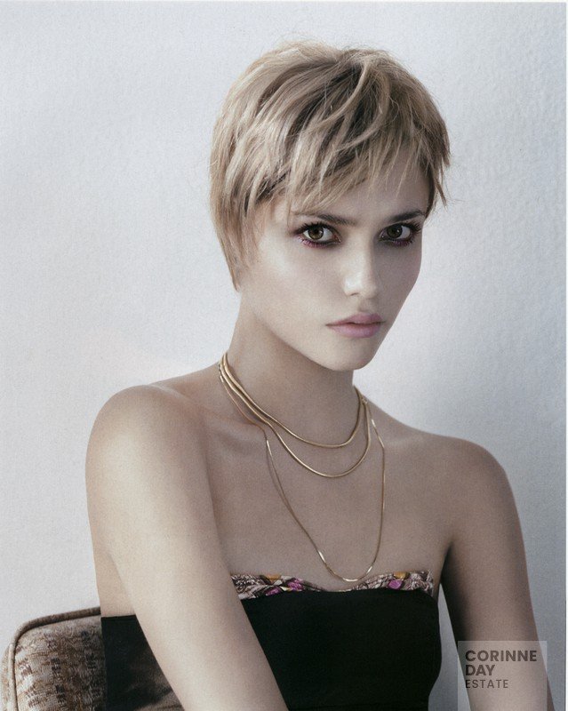 Teddy Girl, British Vogue, November 2004 — Image 7 of 9