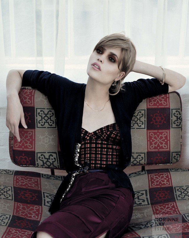 Teddy Girl, British Vogue, November 2004 — Image 2 of 9