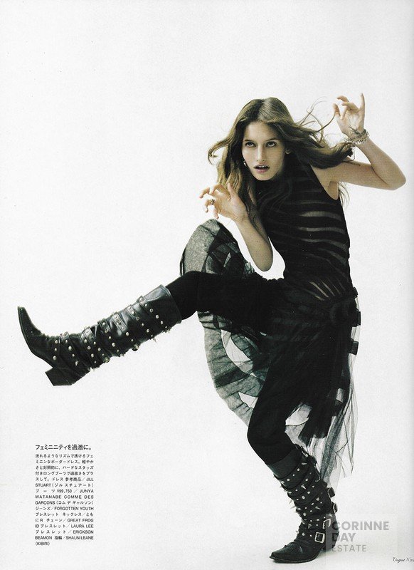 The Goth Files, Vogue Nippon, November 2006 — Image 4 of 7