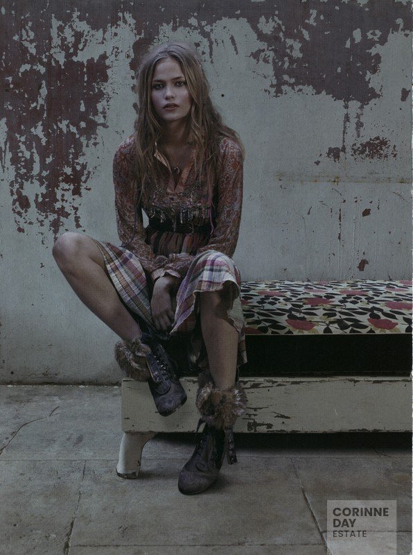 Gypsy, Vogue Italia, March 2005 — Image 2 of 10