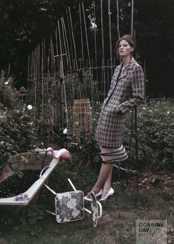 Gardening Time, Vogue Italia, November 2003 — Image 9 of 9
