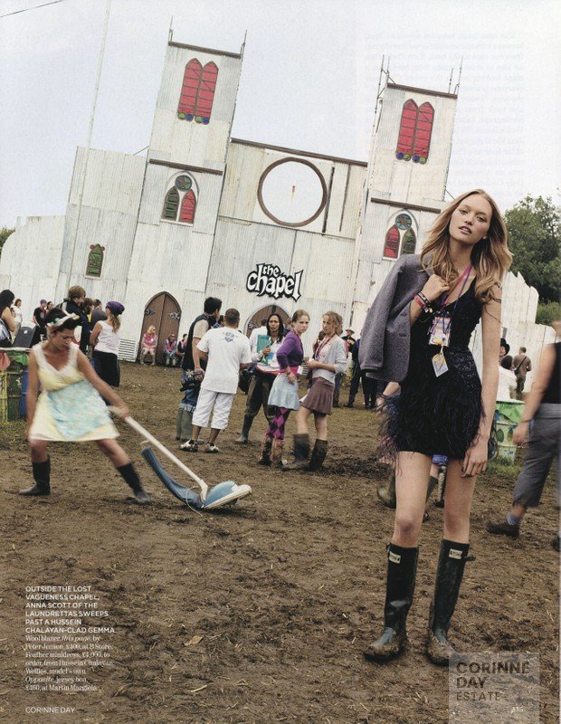 Glastonbury 2005, British Vogue, October 2005 — Image 8 of 14